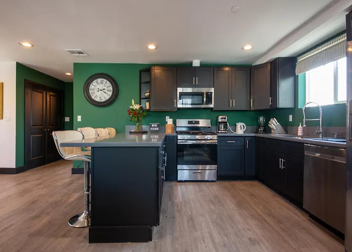 Spacious Luxury Villas In The Heart Of La! Free Parking And Jacuzzi